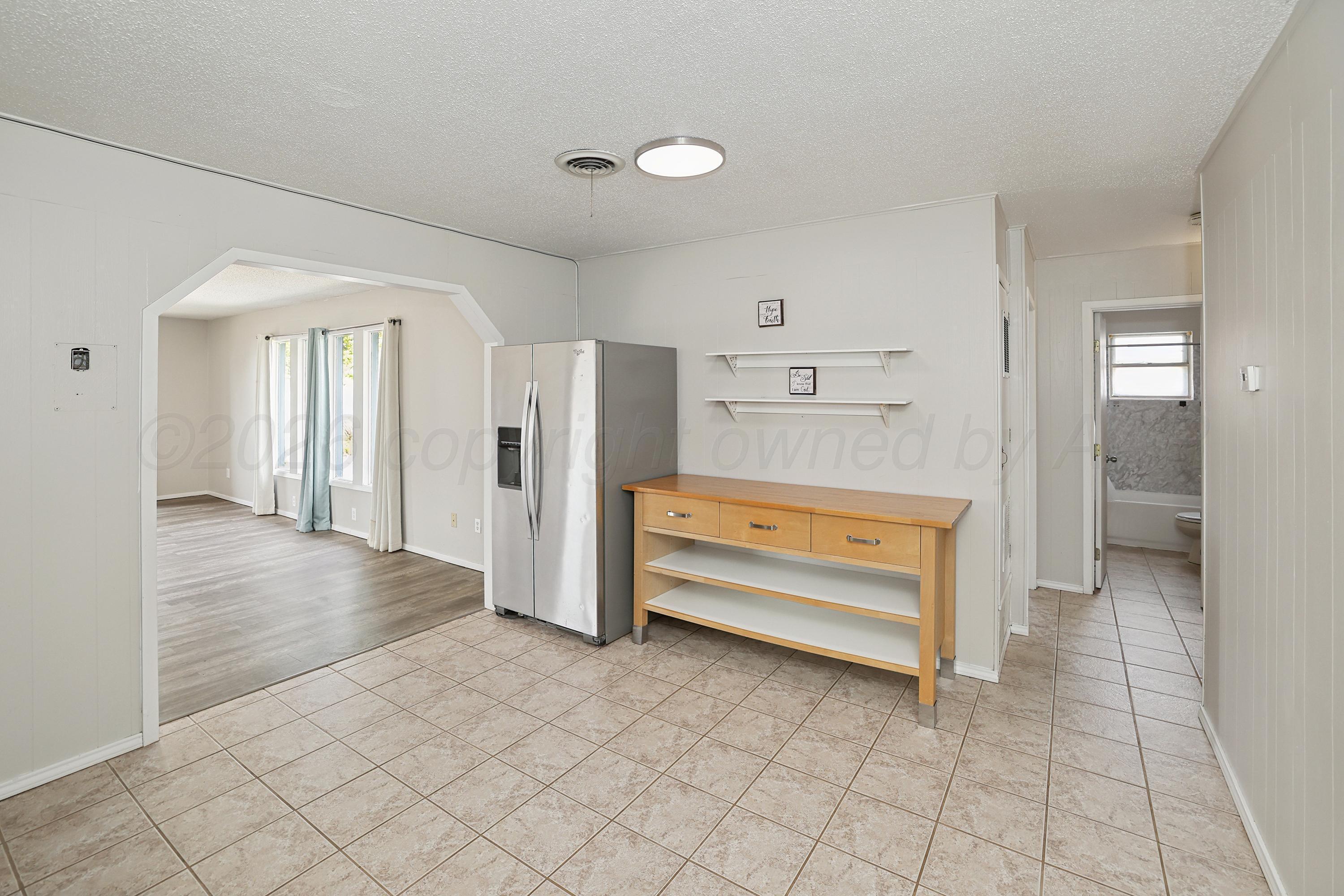 1024 Northwest 9th Street Tulia, TX 79088 - Photo 8 of 41 8-Dining Area