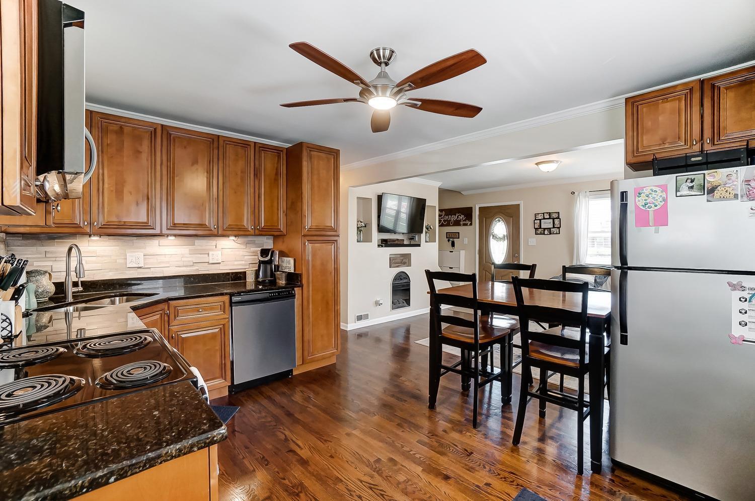 2238 Hunt Road Reading, OH 45215 - Photo 10 of 41