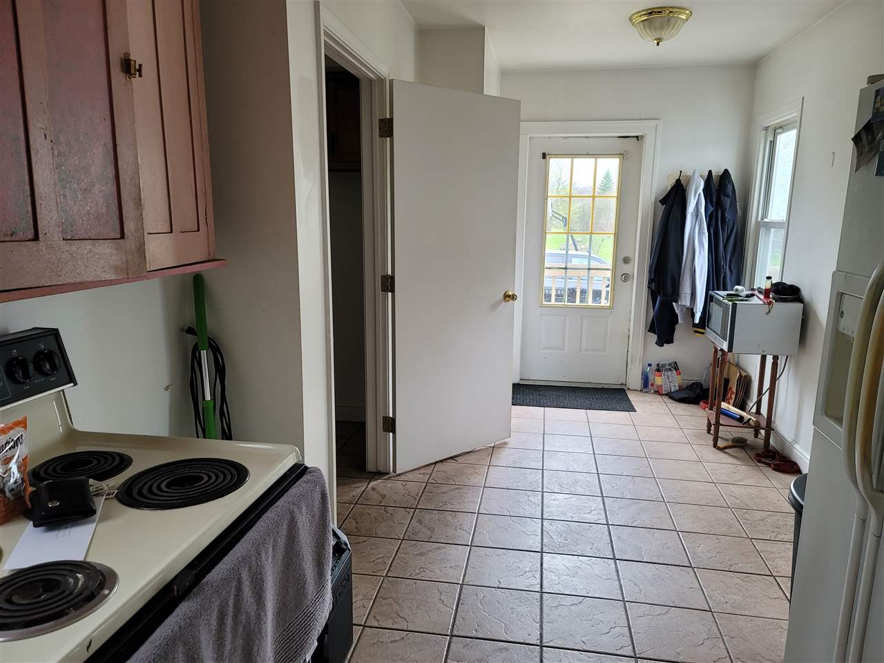 416 South State Road Davison, MI 48423 - Photo 6 of 23 Back Entry