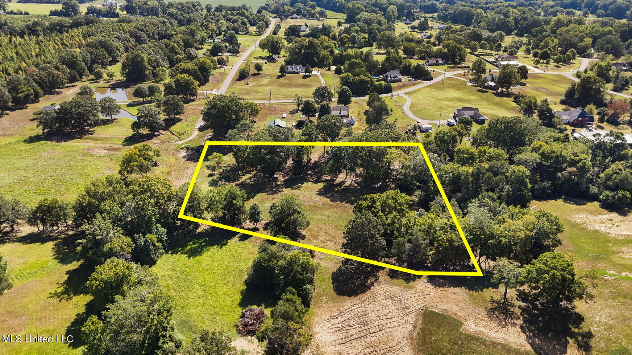 1-web-or-mls-Hunters Walk -1