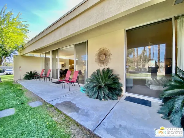a view of outdoor space yard and porch