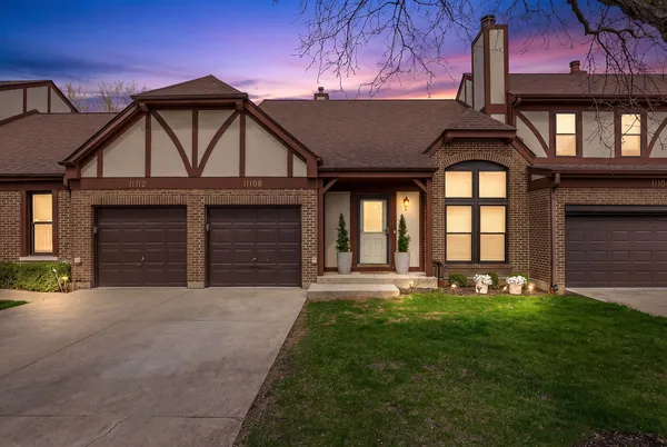 $360,000 | 11108 Westminster Drive, Westchester, IL 60154