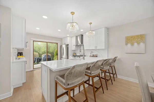 $360,000 | 11108 Westminster Drive, Westchester, IL 60154