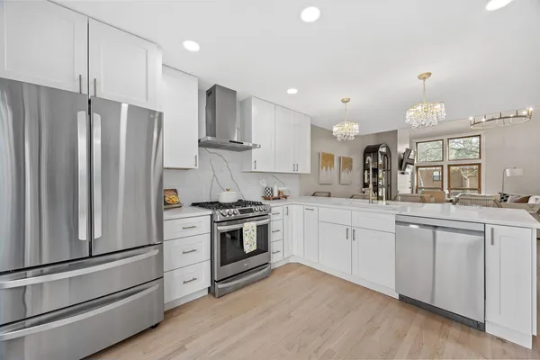 $360,000 | 11108 Westminster Drive, Westchester, IL 60154