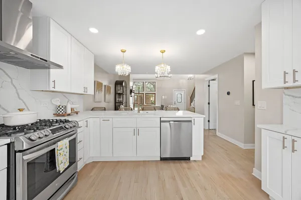 $360,000 | 11108 Westminster Drive, Westchester, IL 60154