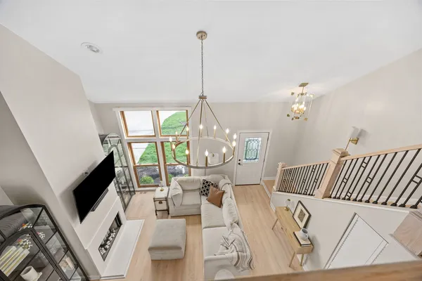$360,000 | 11108 Westminster Drive, Westchester, IL 60154