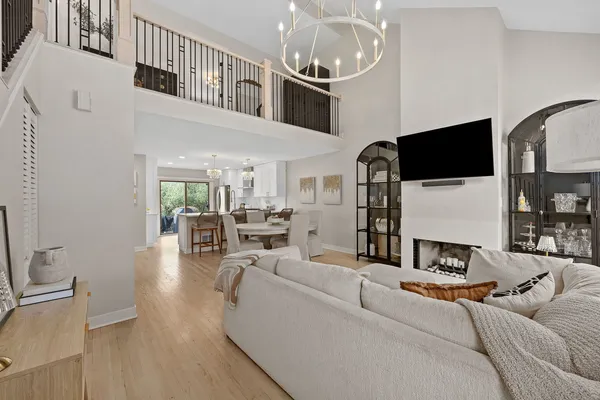 $360,000 | 11108 Westminster Drive, Westchester, IL 60154