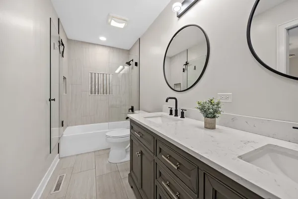 $360,000 | 11108 Westminster Drive, Westchester, IL 60154