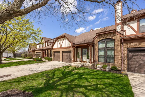 $360,000 | 11108 Westminster Drive, Westchester, IL 60154