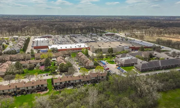 $360,000 | 11108 Westminster Drive, Westchester, IL 60154