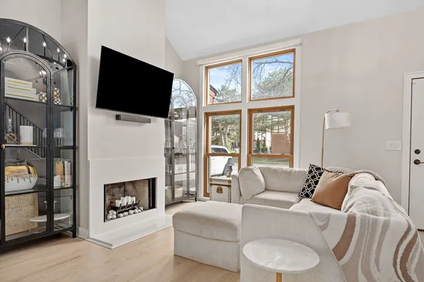 $360,000 | 11108 Westminster Drive, Westchester, IL 60154