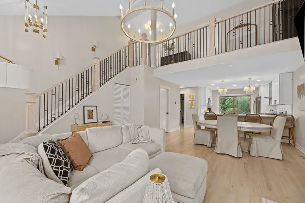 $360,000 | 11108 Westminster Drive, Westchester, IL 60154