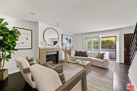 $1,650,000 | 2912 Montana Avenue, Unit 2, Santa Monica, CA 90403