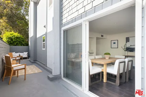 $1,650,000 | 2912 Montana Avenue, Unit 2, Santa Monica, CA 90403