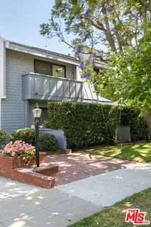 $1,650,000 | 2912 Montana Avenue, Unit 2, Santa Monica, CA 90403