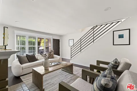 $1,650,000 | 2912 Montana Avenue, Unit 2, Santa Monica, CA 90403