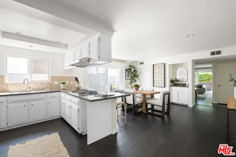 $1,650,000 | 2912 Montana Avenue, Unit 2, Santa Monica, CA 90403