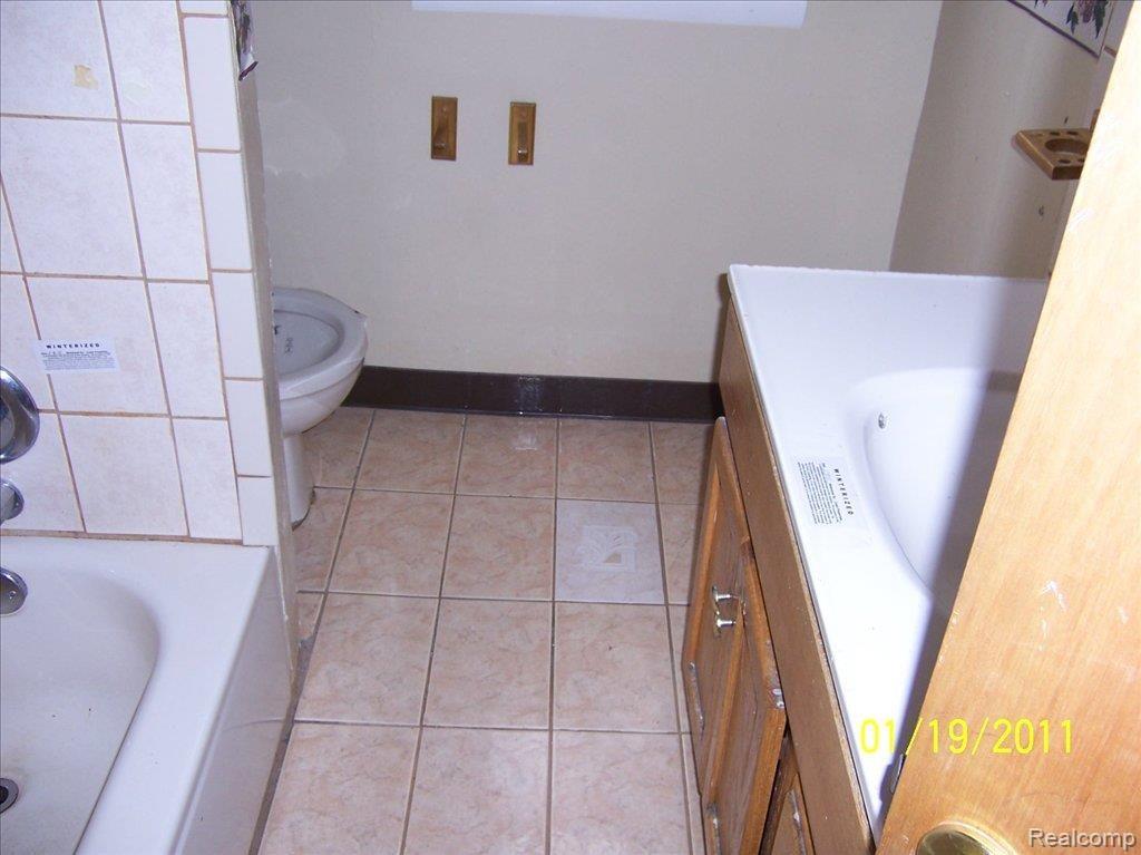 5597-5599 Nottingham Detroit 011