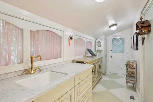 $979,000 | 14262 Laurel Place, Guerneville, CA 95446