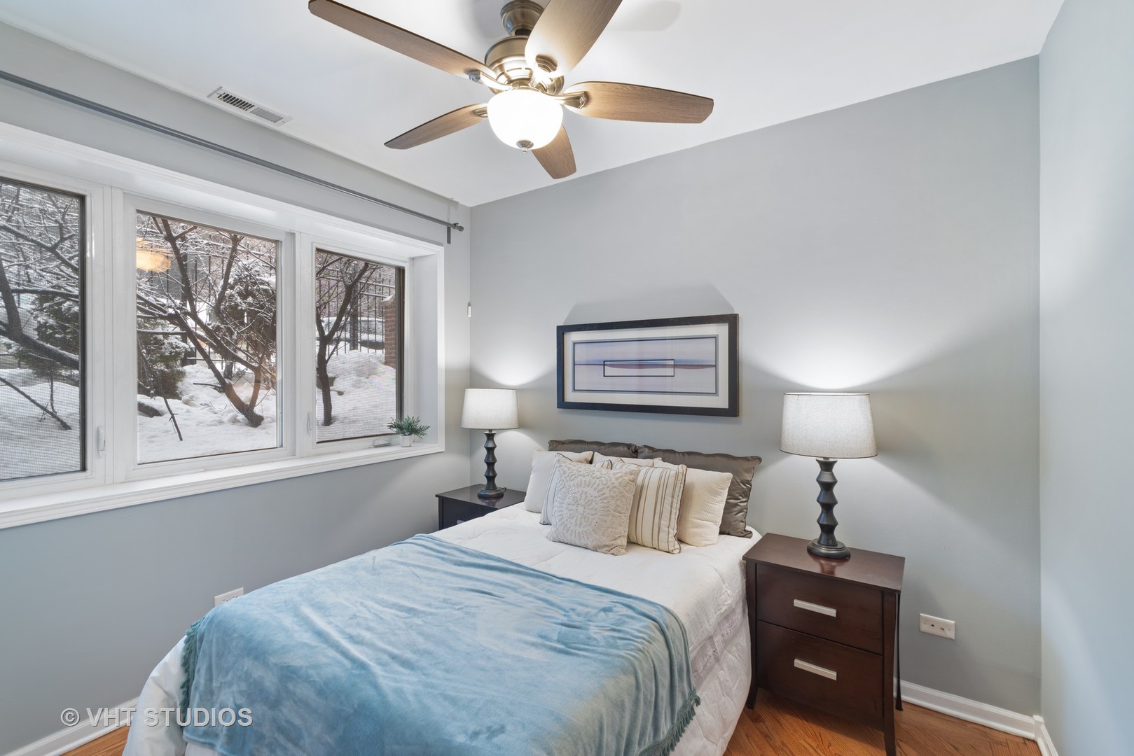 1733 South Ruble Street, Unit 1 Chicago, IL 60616 - Photo 9 of 19 a bedroom with a bed and a window