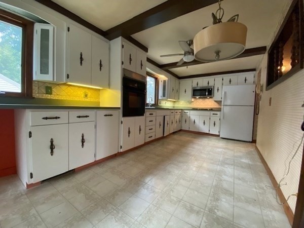 8 Margaret Road Peabody, MA 01960 - Photo 11 of 30 Gallery Image 11