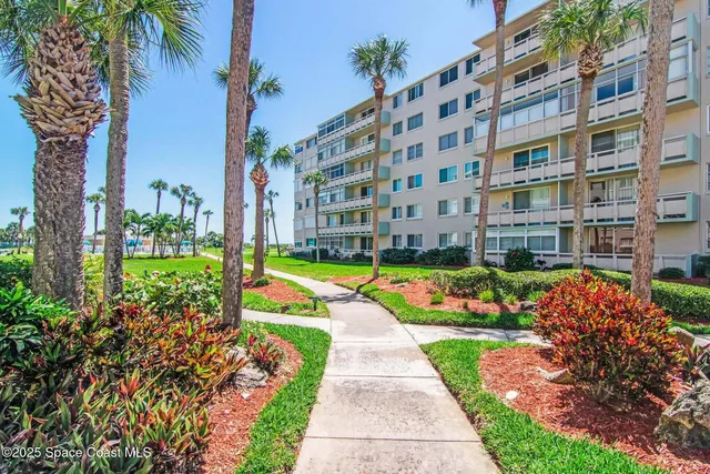 $2,100 | 2020 North Atlantic Avenue, Unit 511S, Cocoa Beach, FL 32931