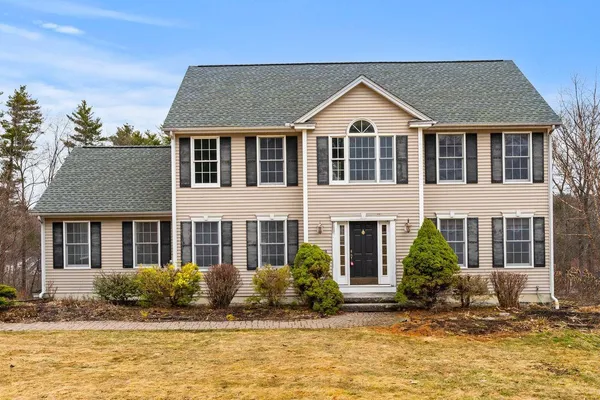$800,000 | 18 Koper Lane, Pelham, NH 03076