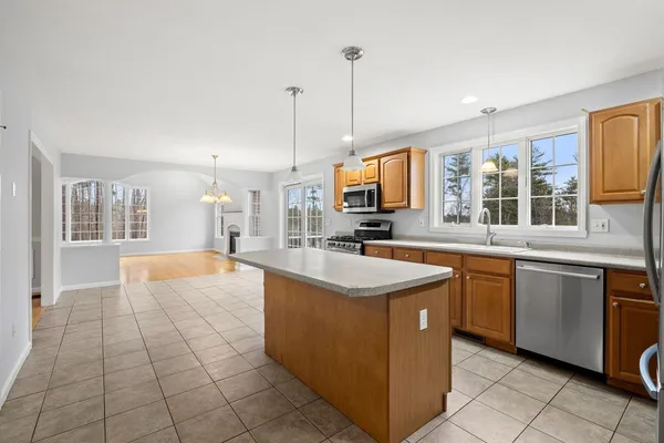 $800,000 | 18 Koper Lane, Pelham, NH 03076