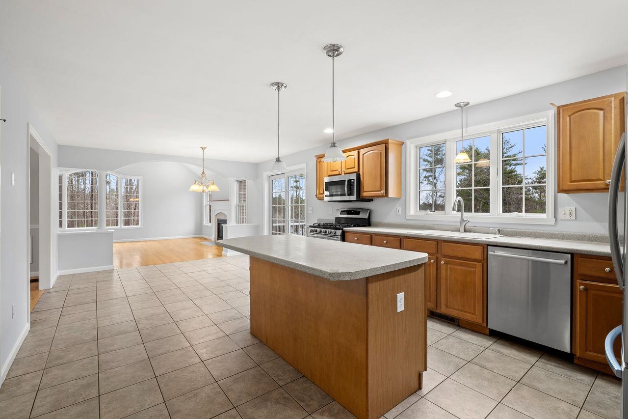 18 Koper Lane Pelham, NH 03076 - Photo 11 of 56