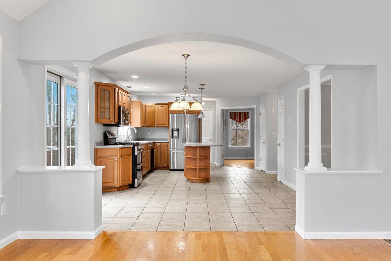 18 Koper Lane Pelham, NH 03076 - Photo 12 of 56