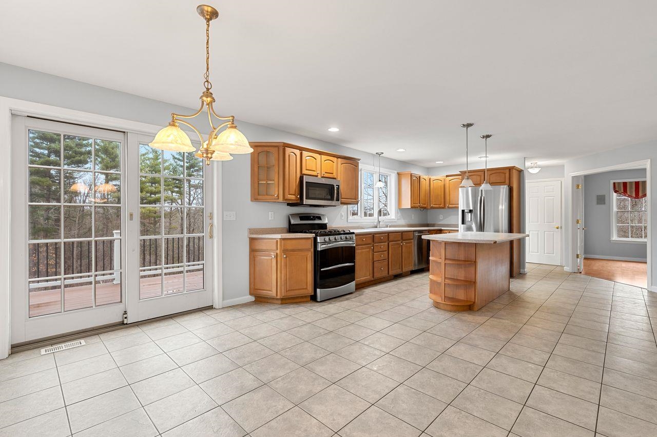 18 Koper Lane Pelham, NH 03076 - Photo 14 of 56