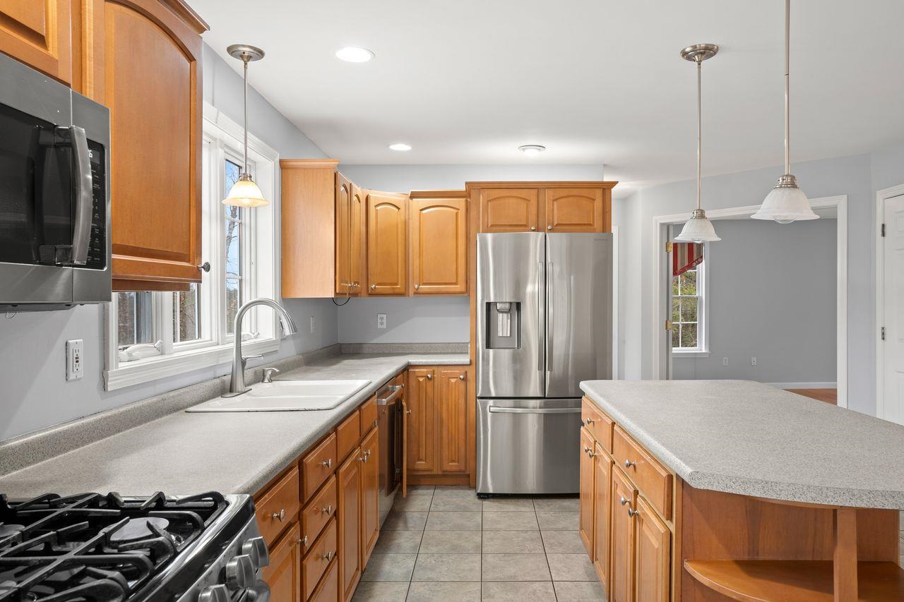 18 Koper Lane Pelham, NH 03076 - Photo 16 of 56