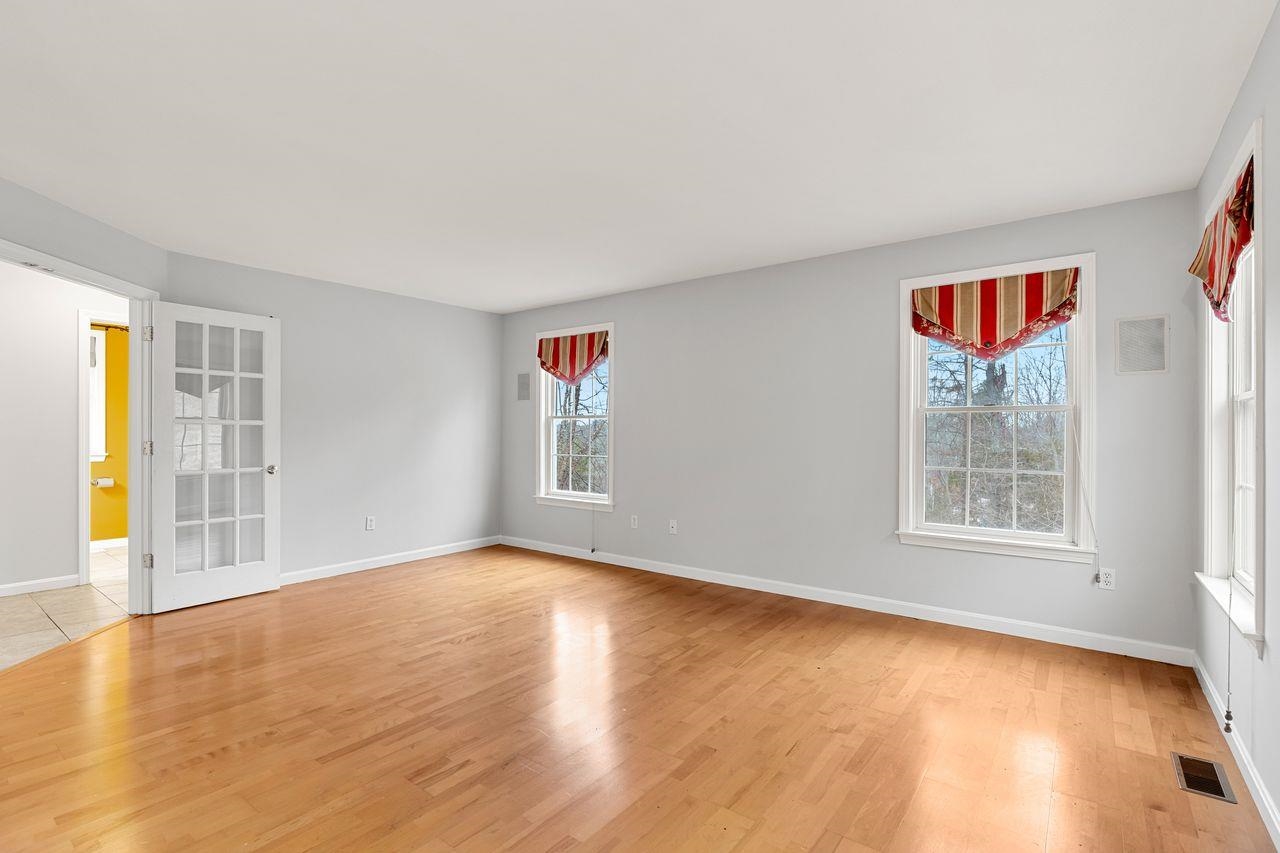 18 Koper Lane Pelham, NH 03076 - Photo 6 of 56