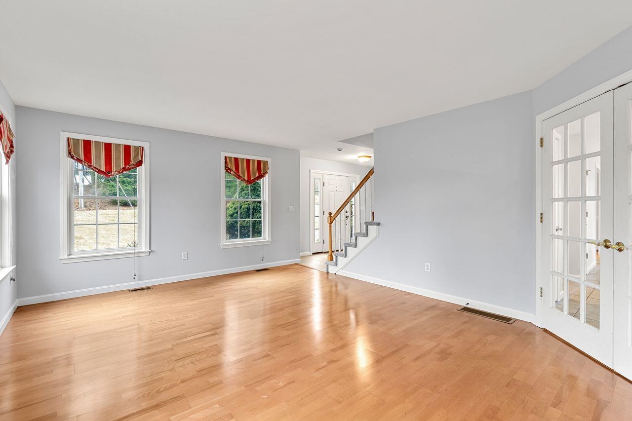 18 Koper Lane Pelham, NH 03076 - Photo 8 of 56