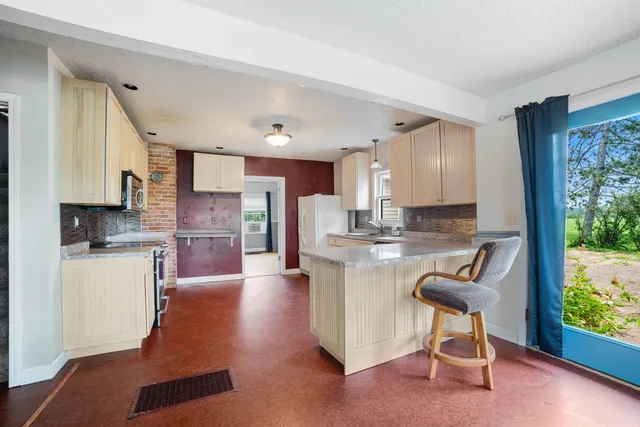 $412,000 | 9372 McCamus Road, Brookston, MN 55711