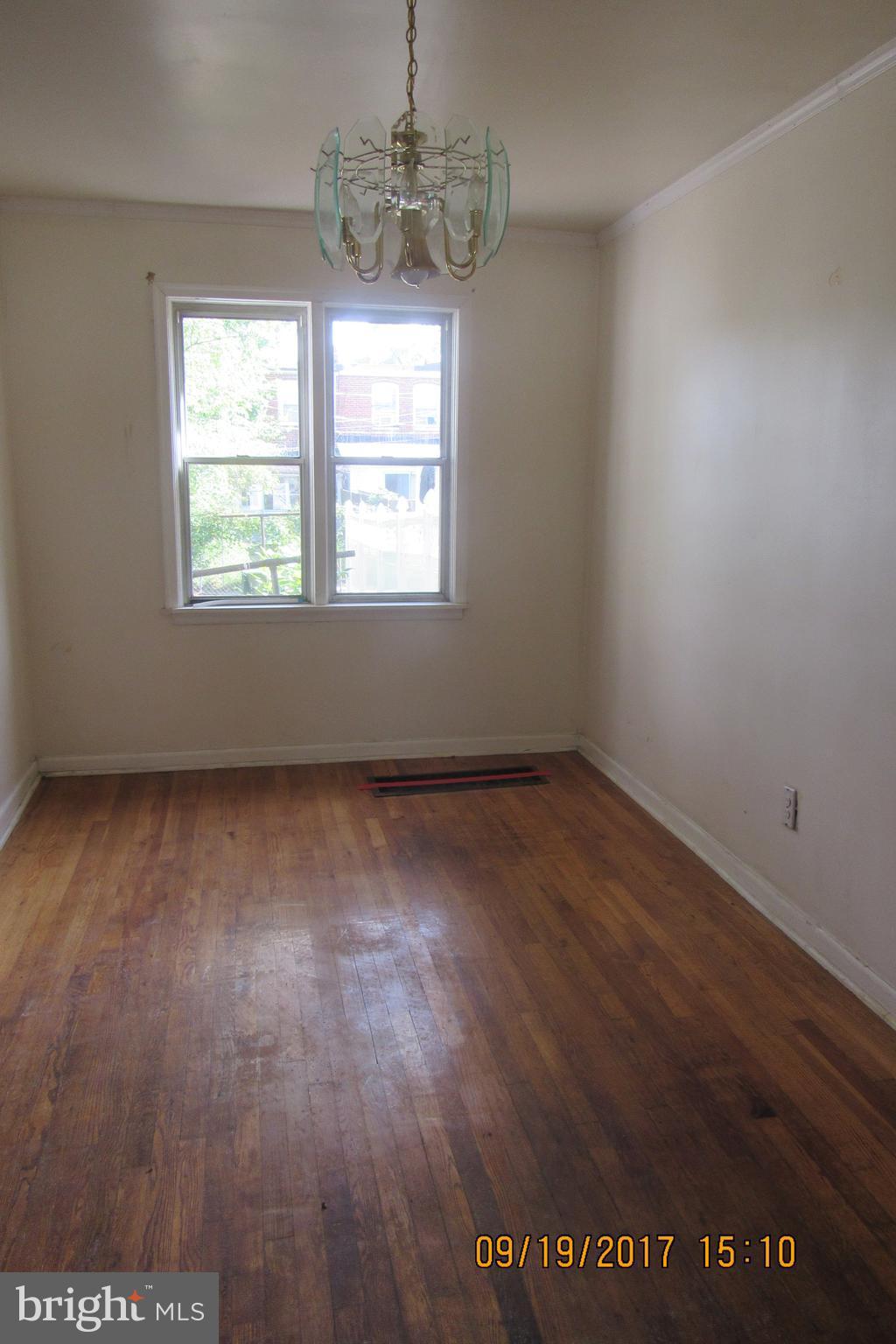 645 Cheraton Road Baltimore, MD 21225 - Photo 3 of 24 Dining Room