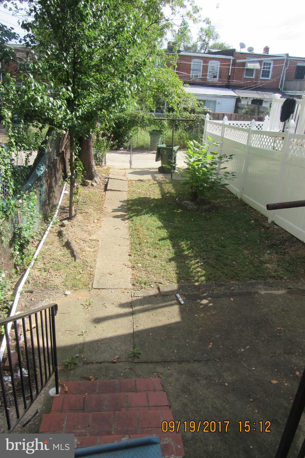 645 Cheraton Road Baltimore, MD 21225 - Photo 8 of 24 Exterior (Rear)