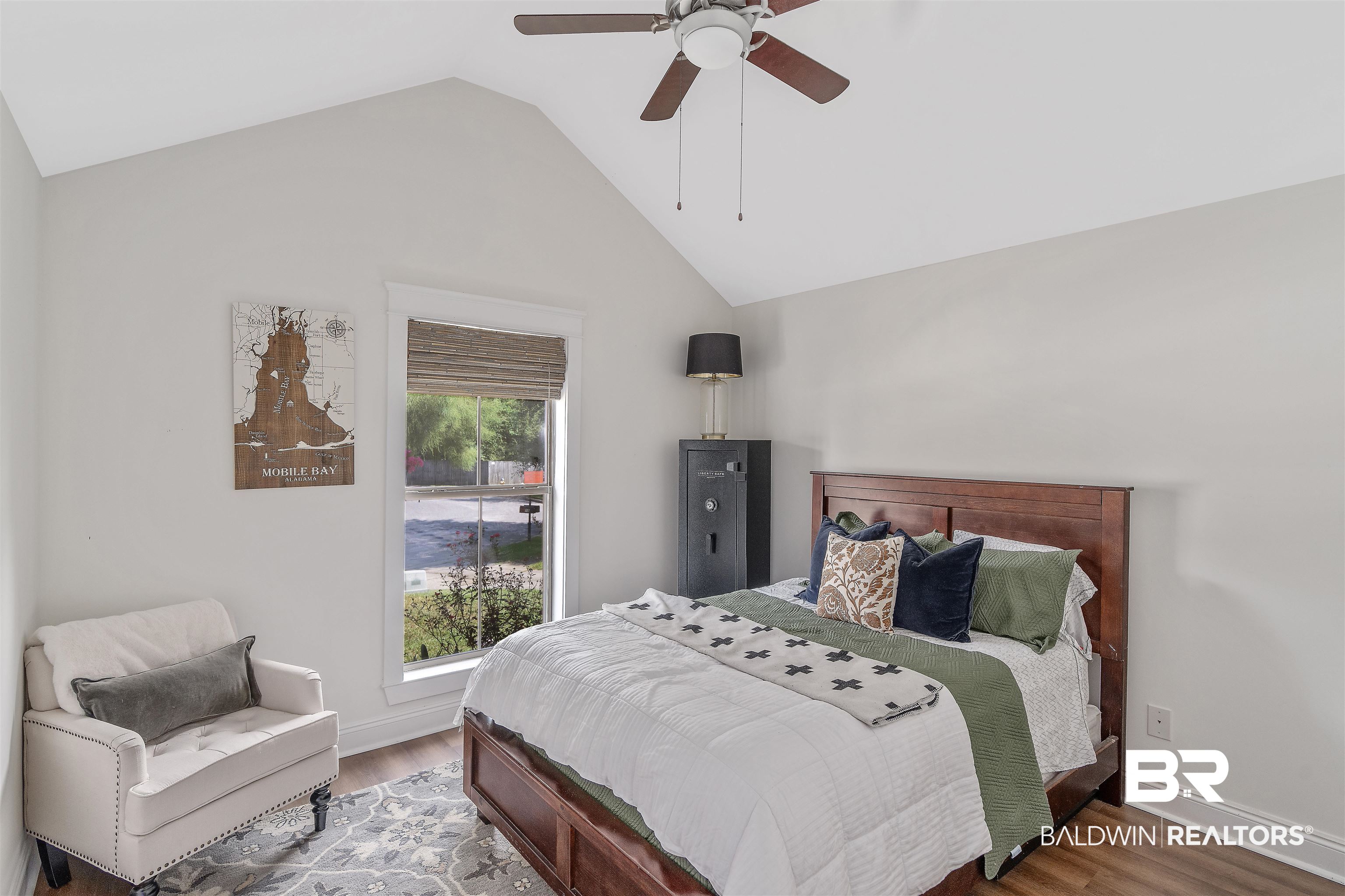 14 Breydon Court Mobile, AL 36608 - Photo 17 of 23 Guest Bedroom