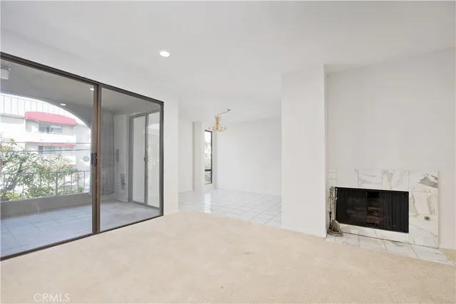 $5,500 | 5340 Yarmouth Avenue, Unit 205, Encino, CA 91316