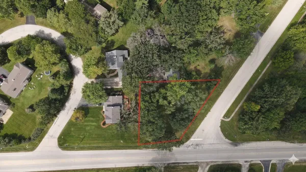 $99,900 | 142 Castlewood Drive, Lemont, IL 60439