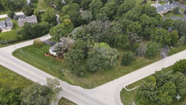 $99,900 | 142 Castlewood Drive, Lemont, IL 60439