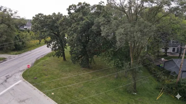 $99,900 | 142 Castlewood Drive, Lemont, IL 60439