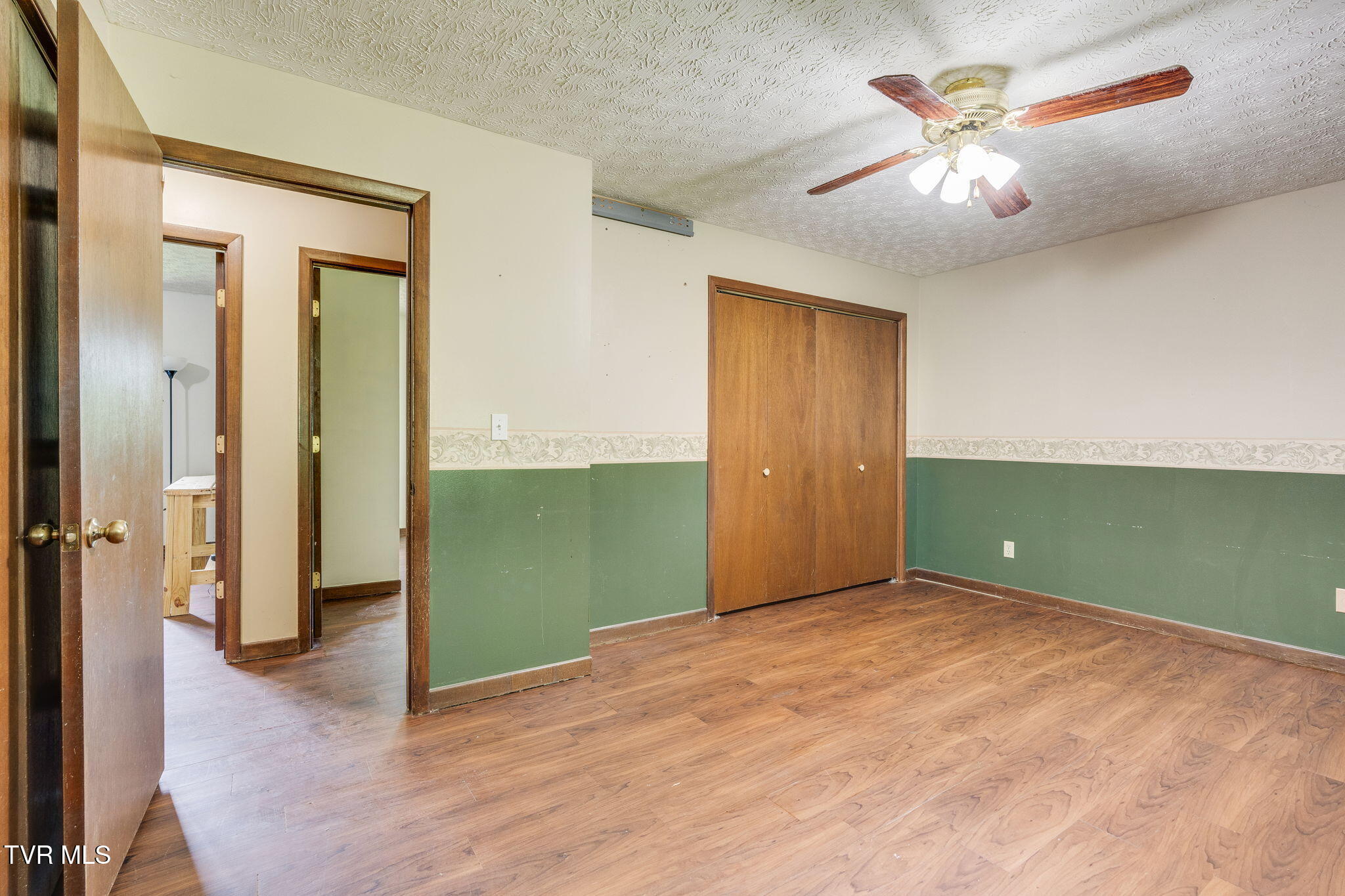 233 Hidden Acres Road Kingsport, TN 37664 - Photo 16 of 41 016