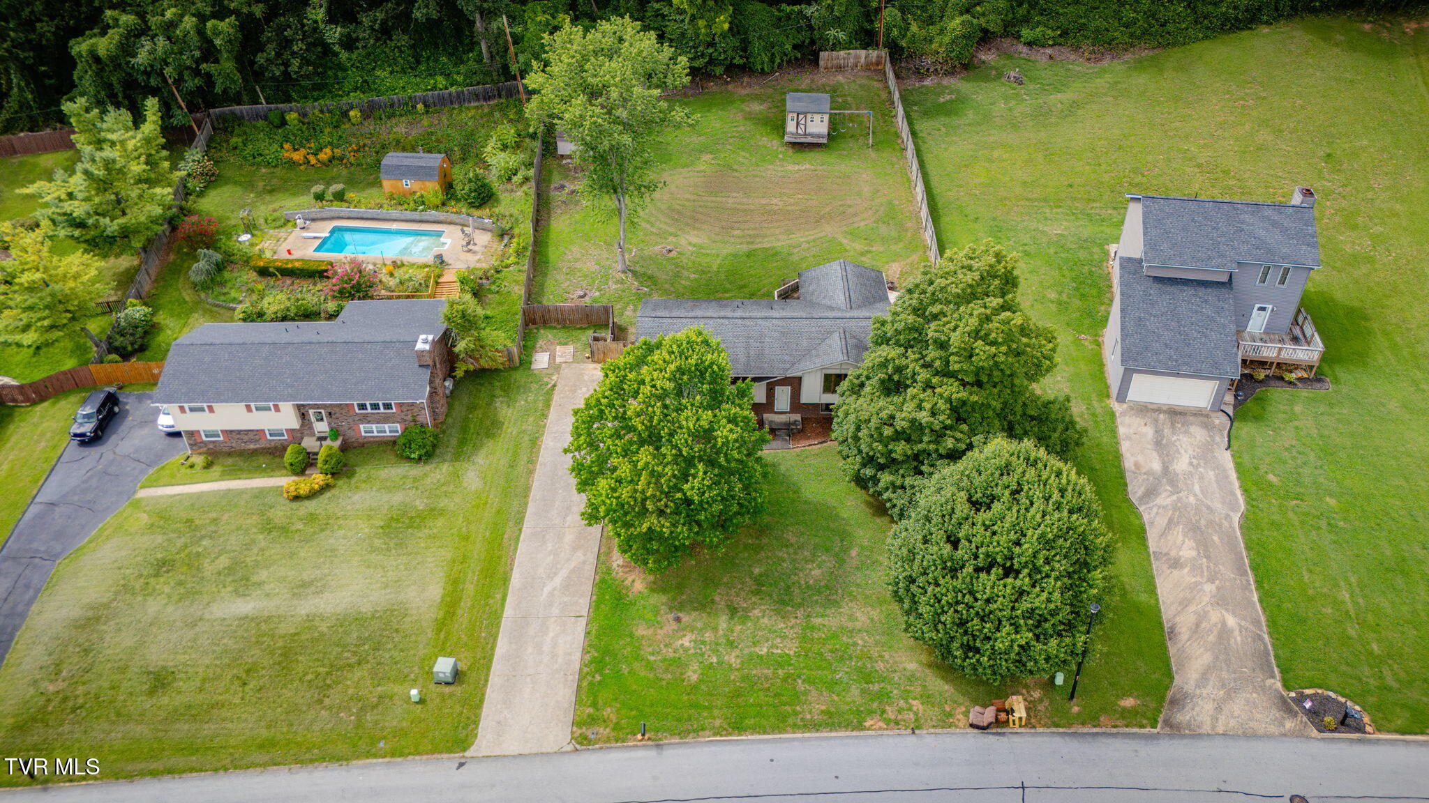 233 Hidden Acres Road Kingsport, TN 37664 - Photo 36 of 41 101