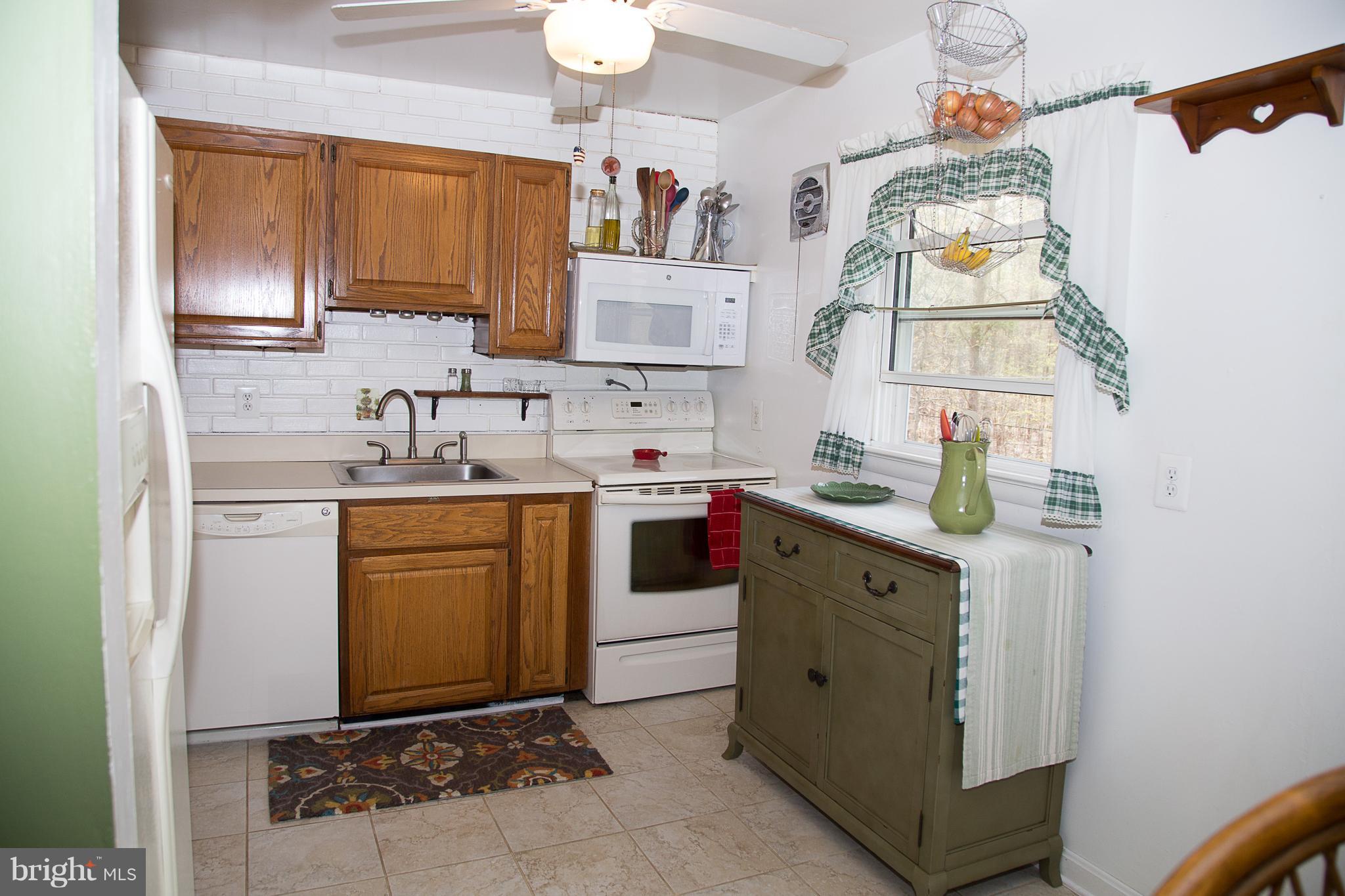 18177 Joplin Road Triangle, VA 22172 - Photo 9 of 30 Kitchen