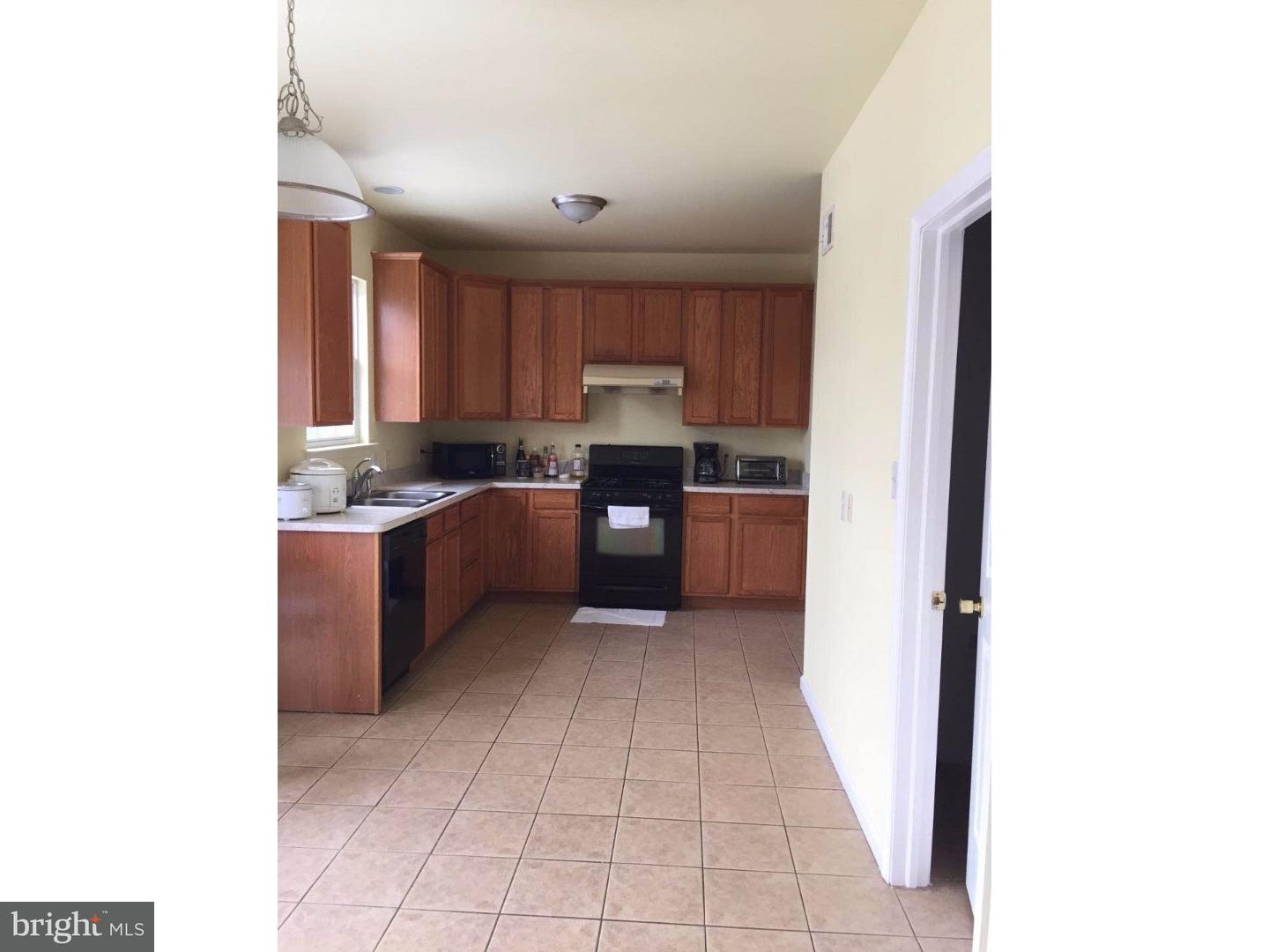 2718 Springhouse Road Philadelphia, PA 19114 - Photo 8 of 18 Gallery Image 8