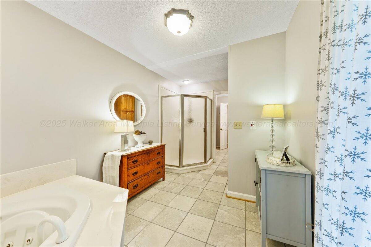 1686 Buttermilk Road Cordova, AL 35550 - Photo 29 of 48 Bathroom