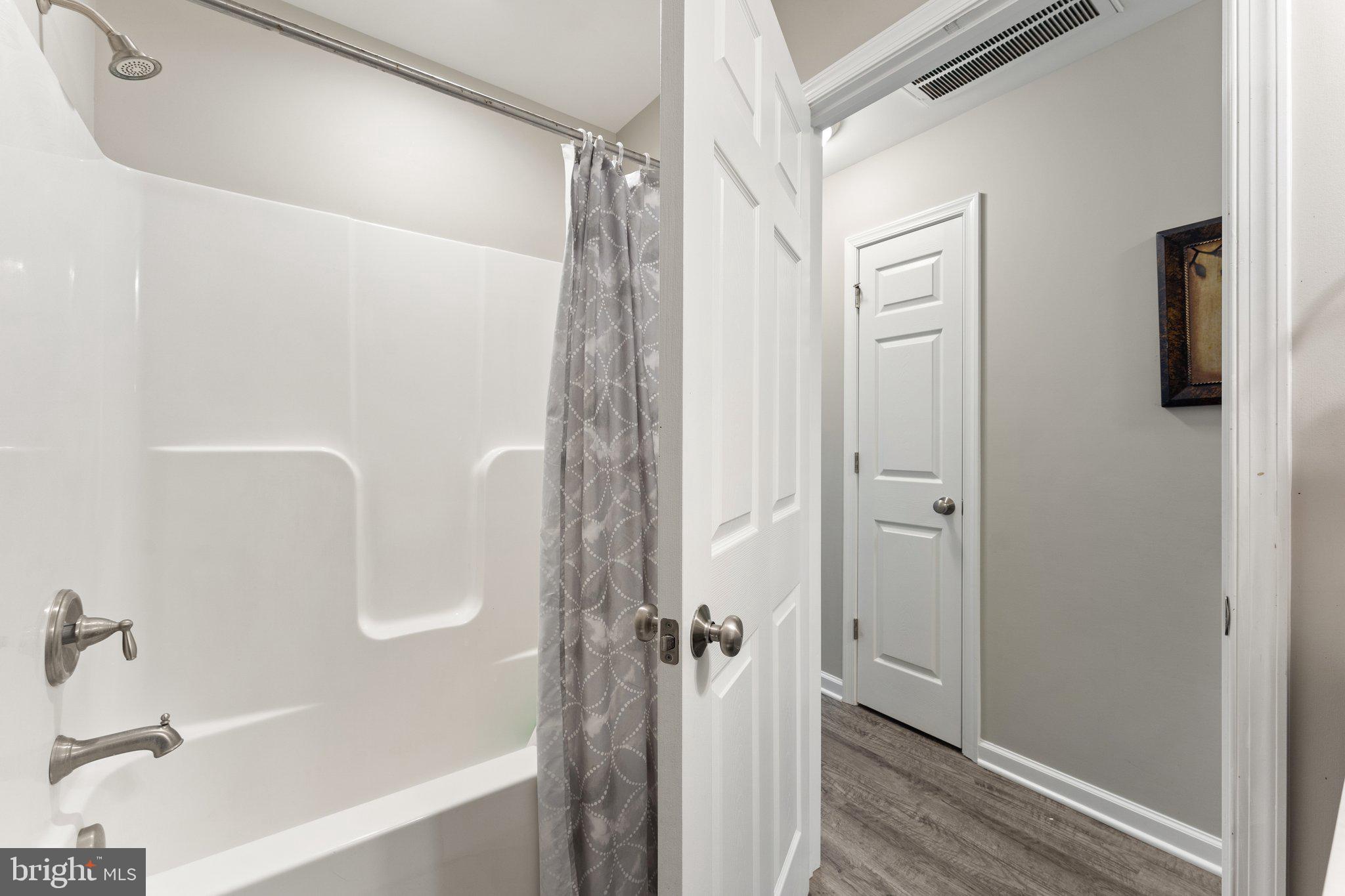 8584 Rixeyville Road Rixeyville, VA 22737 - Photo 28 of 48 Tub/shower in hall bathroom