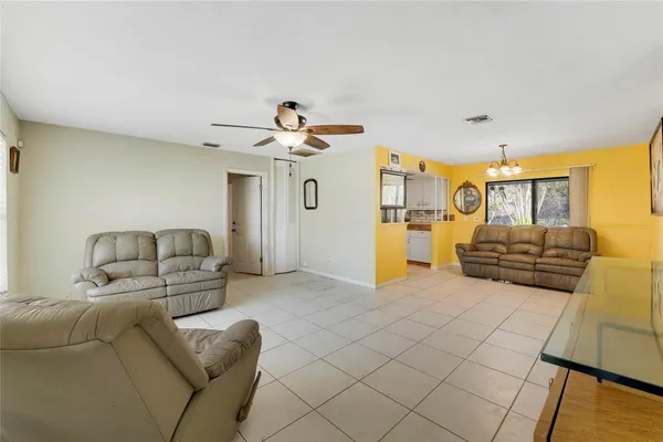 $280,000 | 2424 1st Place Southwest, Vero Beach, FL 32962