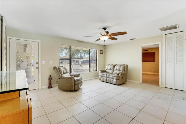$280,000 | 2424 1st Place Southwest, Vero Beach, FL 32962